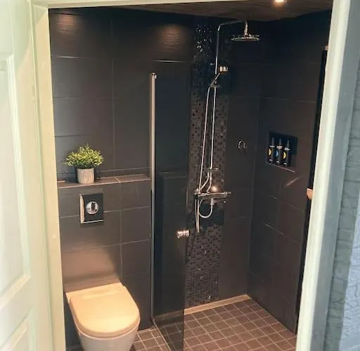 Huoneisto Moderni Rantasauna Ja -mökki *